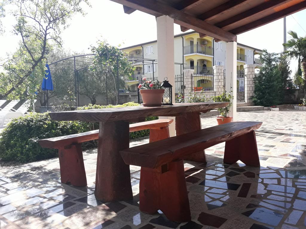 Apartments Angela Zbandaj Экстерьер фото