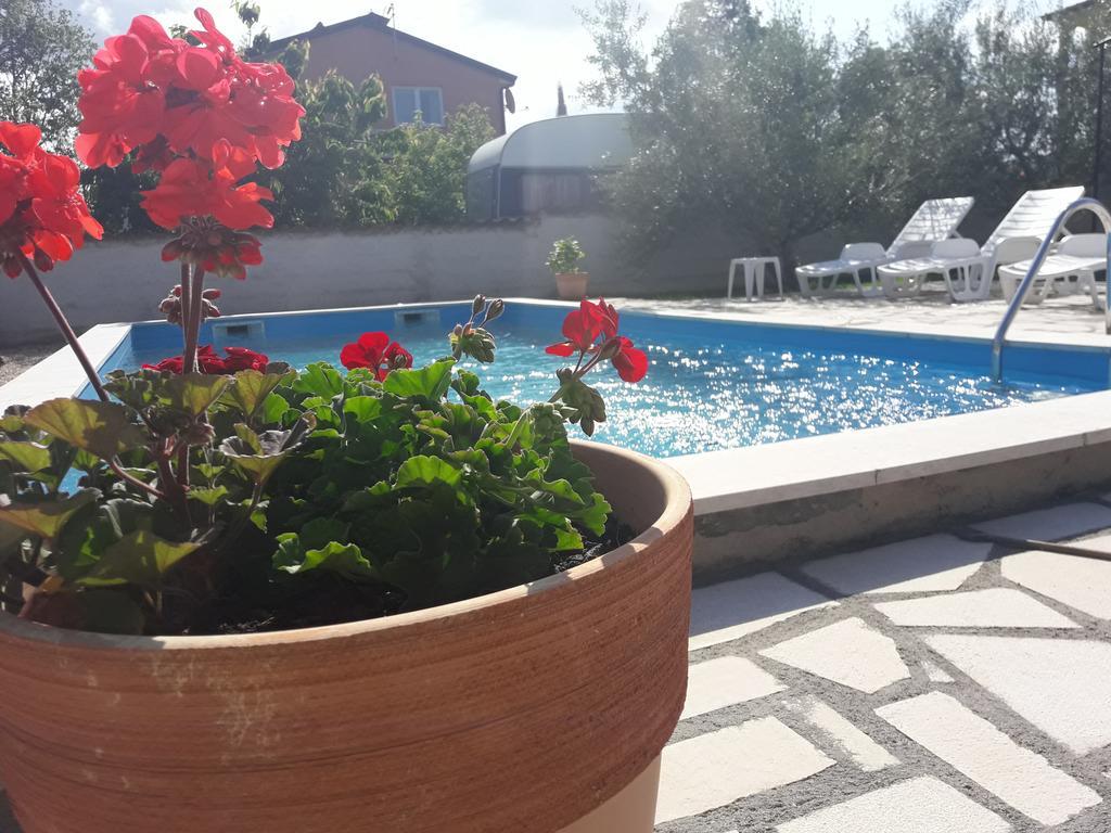 Apartments Angela Zbandaj Экстерьер фото