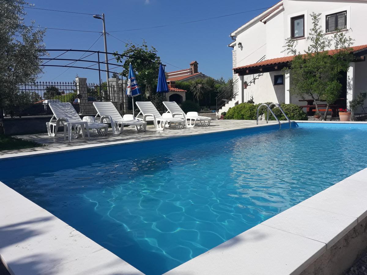 Apartments Angela Zbandaj Экстерьер фото